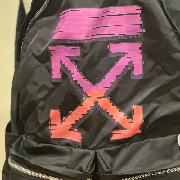 Off-White Black Backpack with Vibrant Arrows - Picture 3 of 10